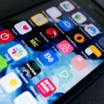 How to Choose a Phone Wallpaper That Keeps Your Home Screen Clear and Easy to Navigate